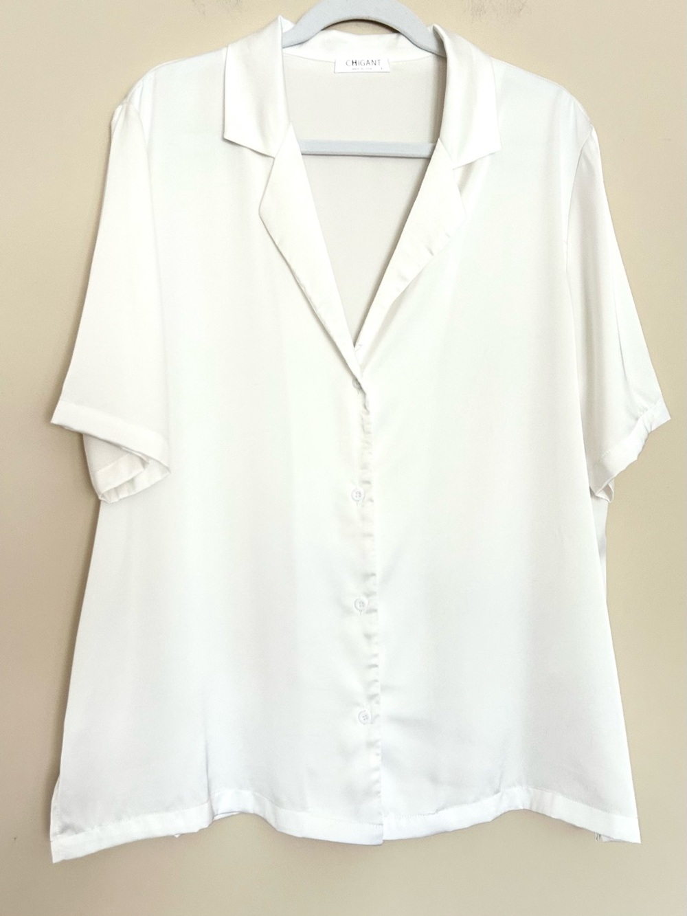 Chigant White Women’s Short-Sleeve Camp Collar Button-Down Shirt